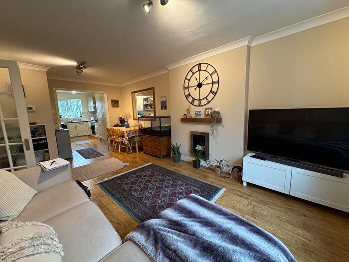 2 Bedroom Apartment To Rent In Highthorne Court, Leeds, West Yorkshire, LS17