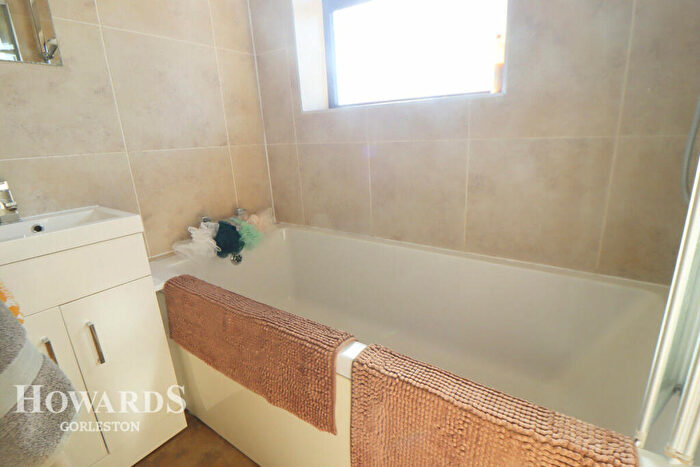 3 Bedroom End Of Terrace House For Sale In Merton Avenue, Gorleston, NR31