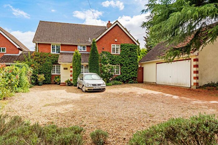 4 Bedroom Detached House For Sale In Lion Road, Palgrave, IP22