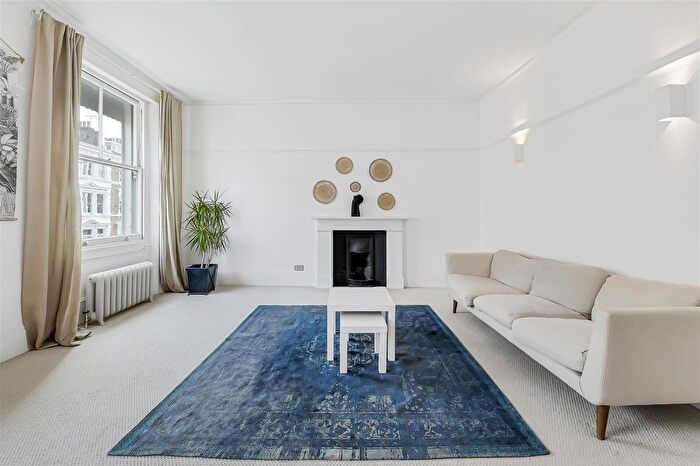 3 Bedroom Flat For Sale In Collingham Place, London, SW5