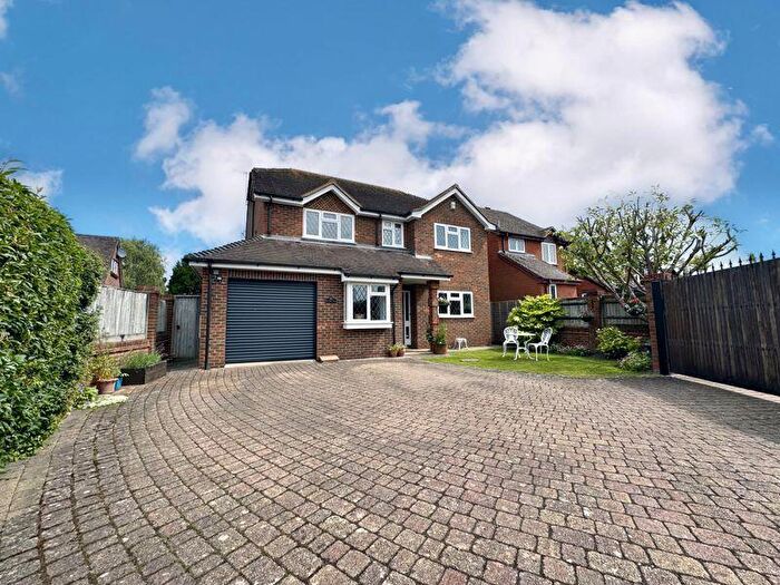 5 Bedroom Detached House For Sale In Bourne End - Backing The River Wye, SL8