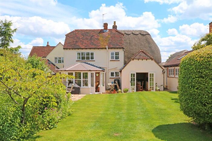 4 Bedroom Detached House For Sale In Haddenham, Buckinghamshire, HP17