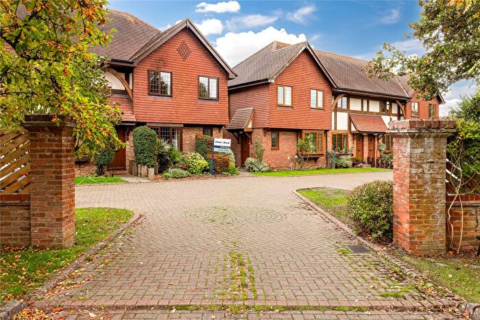 3 Bedroom End Terrace House For Sale In Parsonage Close, Oakley, Bedford, Bedfordshire, MK43