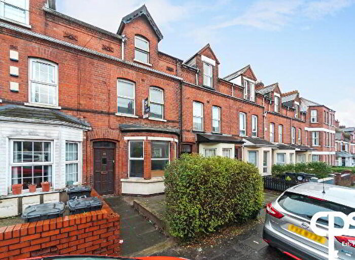 5 Bedroom Mid Terraced House For Sale In Tates Avenue, Belfast, BT9
