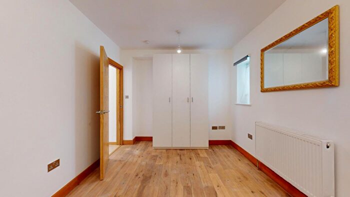 3 Bedroom Flat To Rent In Gunnersbury Avenue, London, W5
