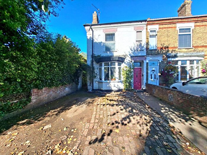 4 Bedroom Semi-Detached House For Sale In Oundle Road, Peterborough, PE2