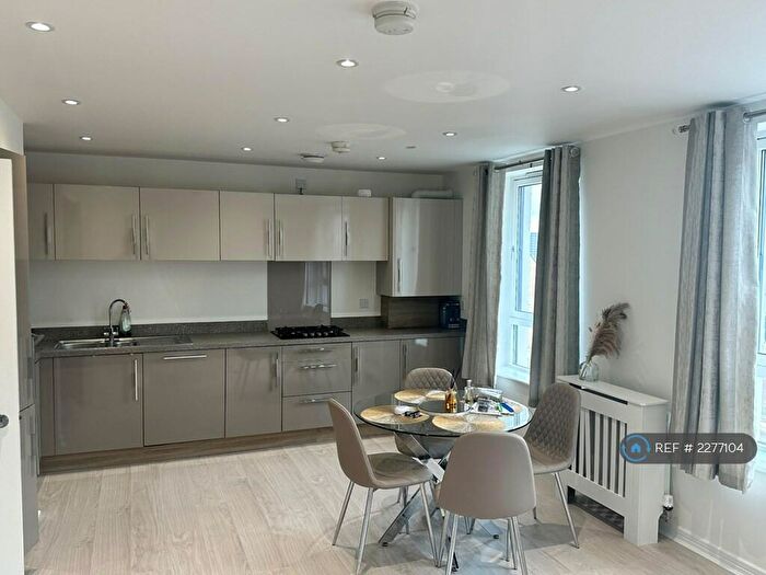 2 Bedroom Flat To Rent In Hunterscraig Drive, Glasgow, G5