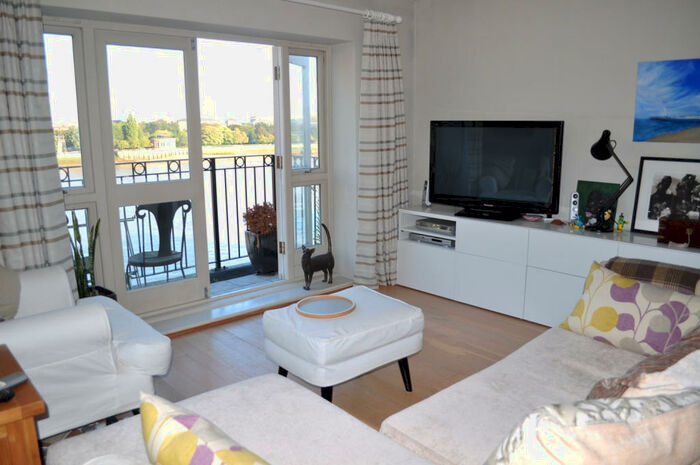 2 Bedroom Apartment To Rent In Rotherhithe Street, London, SE16