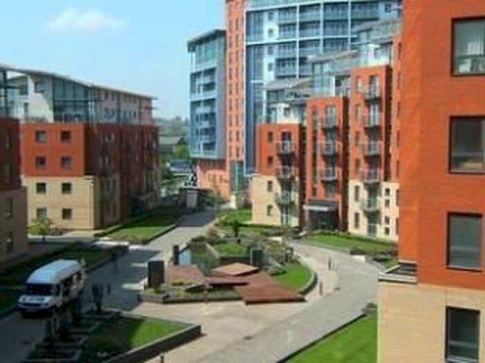 2 Bedroom Flat To Rent In Gotts Road, Leeds, West Yorkshire, Uk, LS12