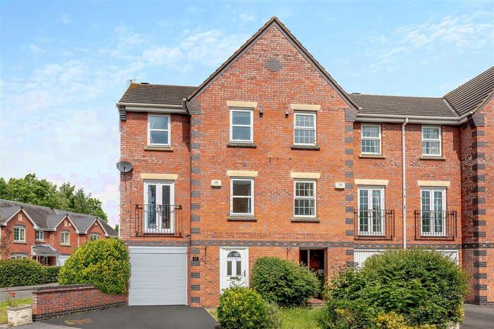 4 Bedroom Town House To Rent In Hammond Green, Wellesbourne, Warwick, CV35