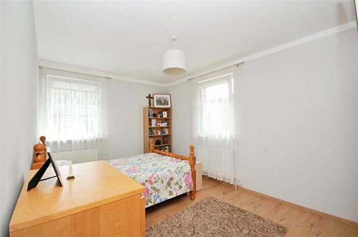 3 Bedroom End Of Terrace House For Sale In Campshill Road, London, SE13