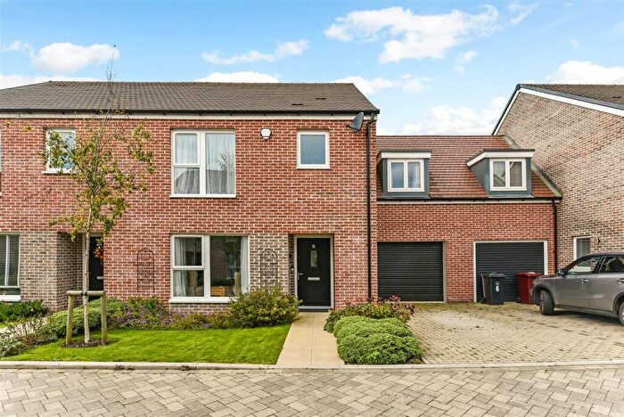 3 Bedroom Terraced House For Sale In Joseph Lancaster Lane, Chichester, PO19
