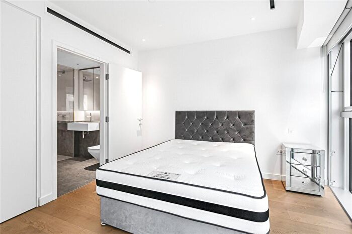 Studio To Rent In Electric Boulevard, London, SW11