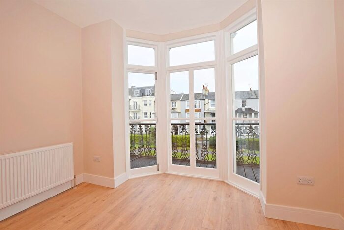 1 Bedroom Flat To Rent In Flat /Salisbury House, The Steyne, Bognor Regis, West Sussex, PO21