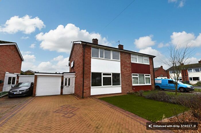 3 Bedroom Semi-detached House For Sale In Greenfields, St. Ives, PE27