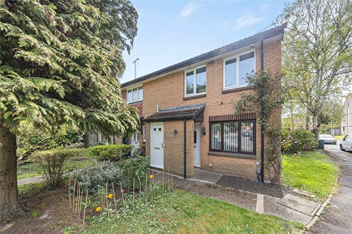 1 Bedroom Maisonette For Sale In Pippins Close, West Drayton, UB7
