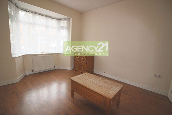 3 Bedroom Terraced House To Rent In Royston Avenue, Chingford, E4
