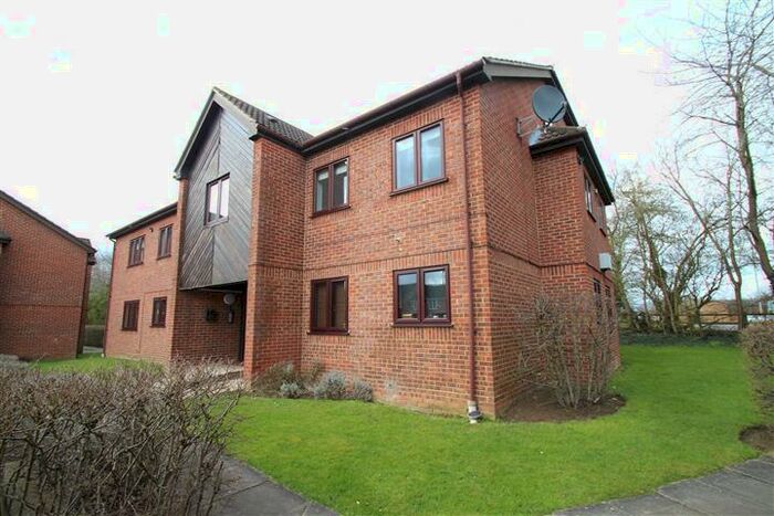 1 Bedroom Apartment To Rent In Dormer Close, Aylesbury, HP21