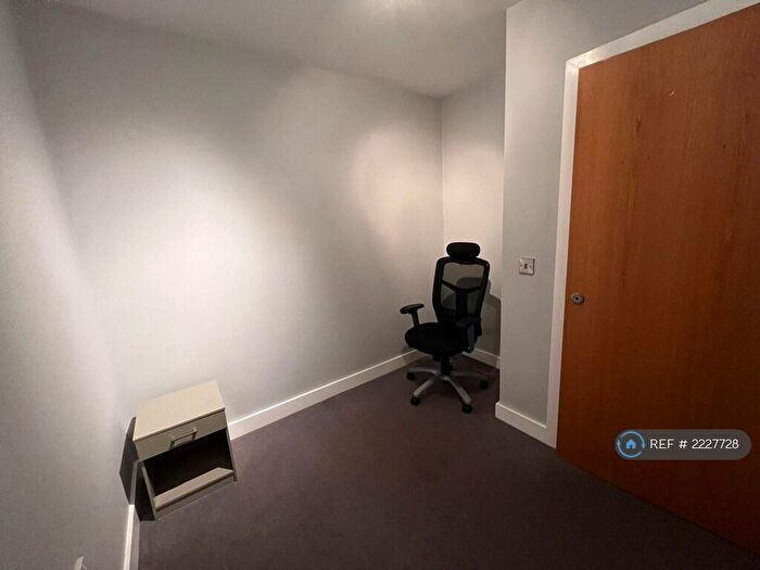 2 Bedroom Flat To Rent In Georgia Avenue, Manchester, M20