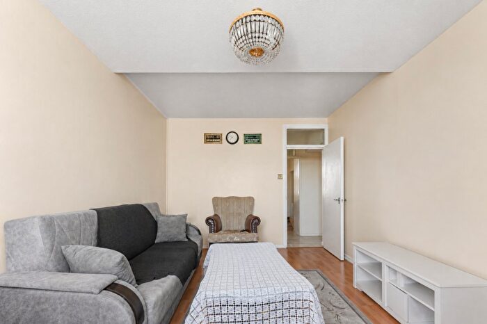 2 Bedroom Flat For Sale In Homerton High Street, Hackney, E9