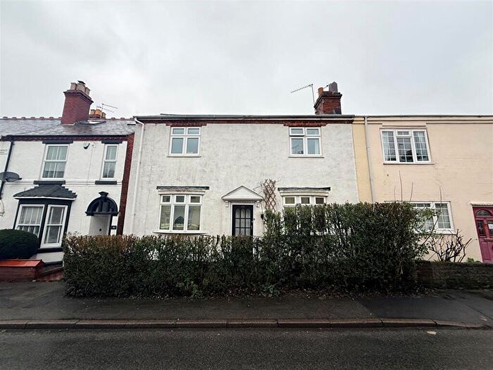 3 Bedroom Semi Detached House For Sale In Brook Street, Stourbridge, DY8