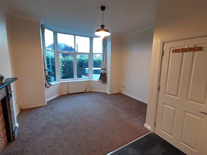 1 Bedroom Flat To Rent In Alphington Road, Exeter, Devon, EX2