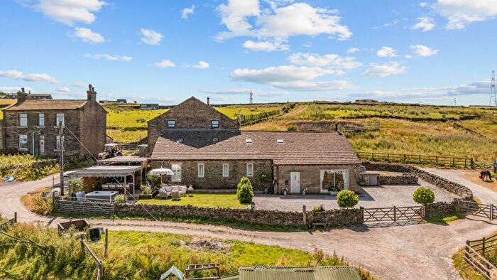 4 Bedroom Barn Conversion For Sale In The Old Mistal, Thornton, BD13