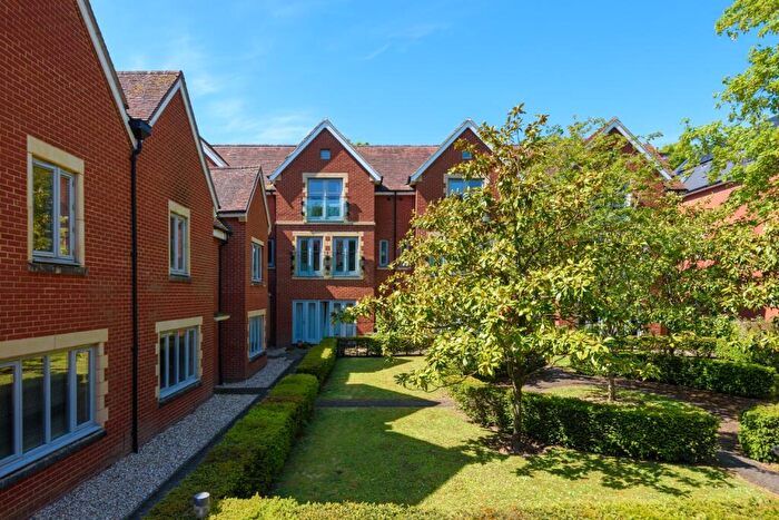 2 Bedroom Apartment To Rent In Bellflower Mews, CT1