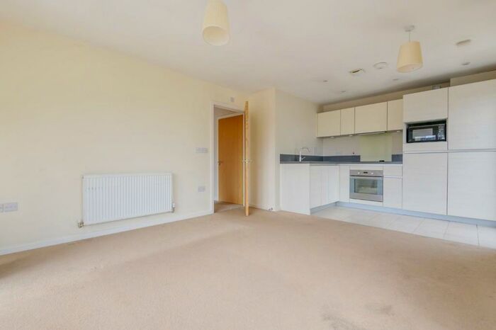 1 Bedroom Apartment To Rent In Redshank Road, St. Marys Island, Chatham, ME4