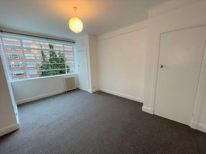 1 Bedroom Flat To Rent In Balham High Road, London, SW17