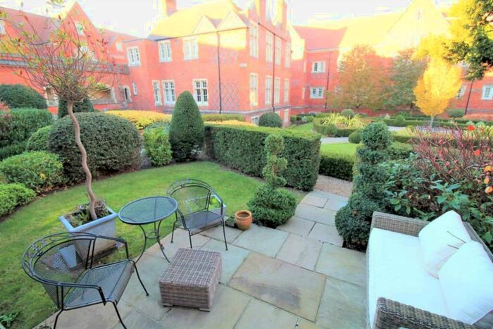 2 Bedroom Duplex To Rent In The Clock Tower, The Galleries, CM14