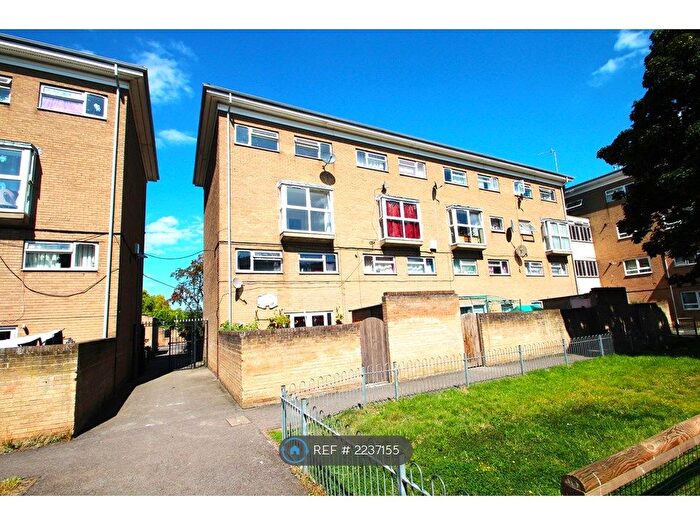 3 Bedroom Maisonette To Rent In Fallow Hill, Leamington Spa, CV31