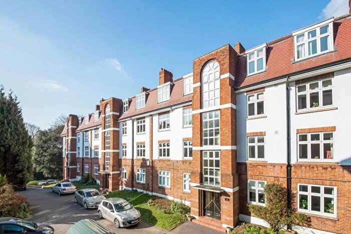 2 Bedroom Apartment To Rent In Highland Road, Crystal Palace, London, SE19