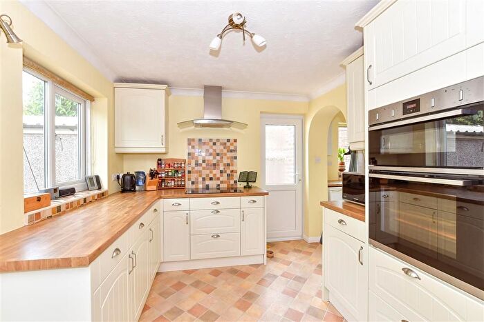 4 Bedroom Semi-Detached House For Sale In Lansdowne Way, Angmering, West Sussex, BN16