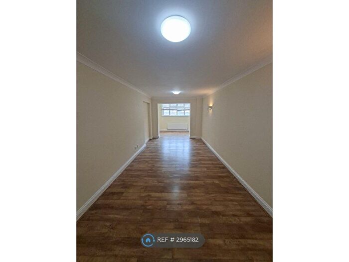 2 Bedroom Maisonette To Rent In The Masons, Gerrards Cross, SL9