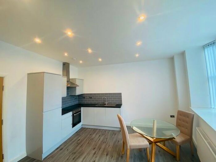 1 Bedroom Flat To Rent In - Sunbridge Road, Bradford, BD1