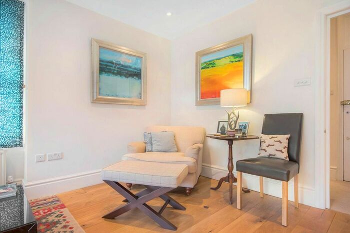 2 Bedroom Flat To Rent In Prince Of Wales Drive, Battersea Park, London, SW11