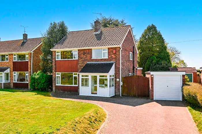 3 Bedroom Detached House For Sale In Kingsford Street, Mersham, TN25