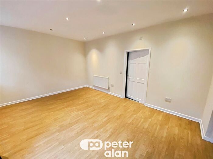 2 Bedroom Flat To Rent In Duffryn Street, Mountain Ash, CF45