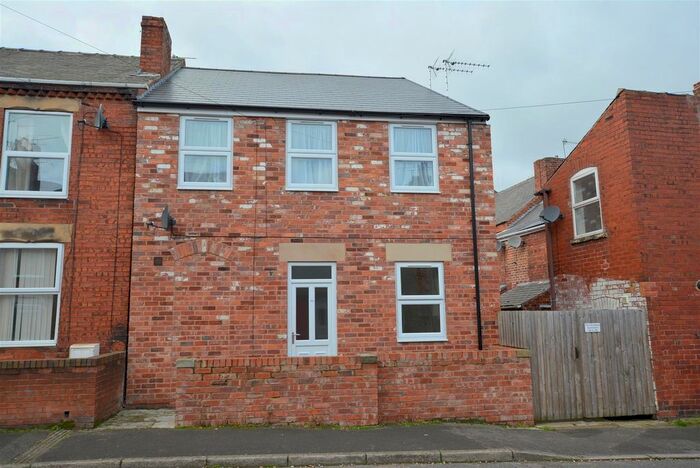 1 Bedroom Flat To Rent In Chapel Road, Grassmoor, Chesterfield, S42