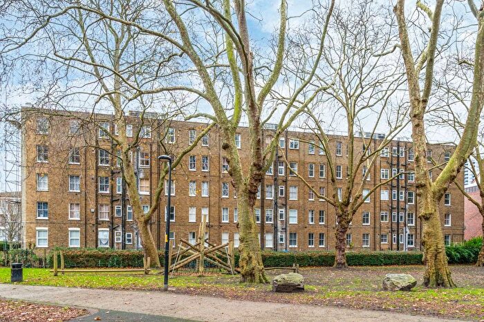 2 Bedroom Flat To Rent In Bath Terrace, Elephant And Castle, London, SE1