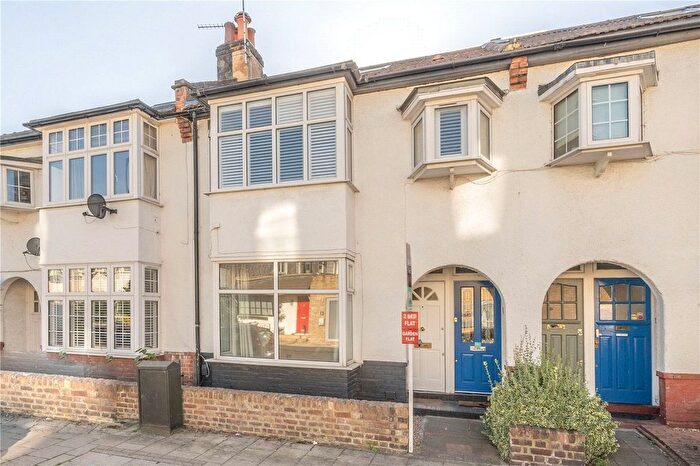 2 Bedroom Flat To Rent In Edgeley Road, London, SW4