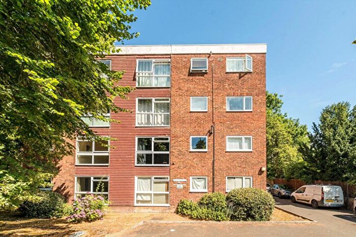 2 Bedroom Flat To Rent In Mount Park Road, Ealing, W5