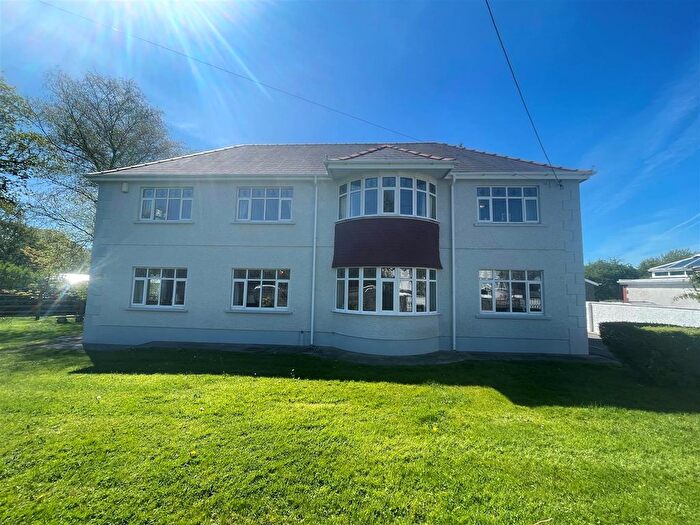 5 Bedroom Detached House For Sale In Bonllwyn, Ammanford, SA18