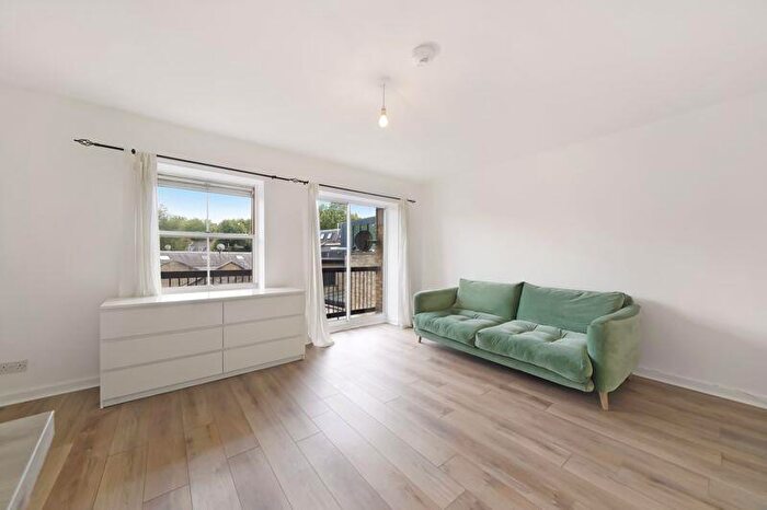 1 Bedroom Flat To Rent In Mary House, Mile End Road, E1