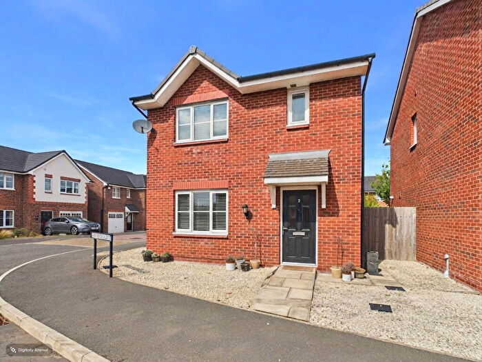 3 Bedroom Detached House For Sale In Strawberry Close, Farndon, Chester, CH3