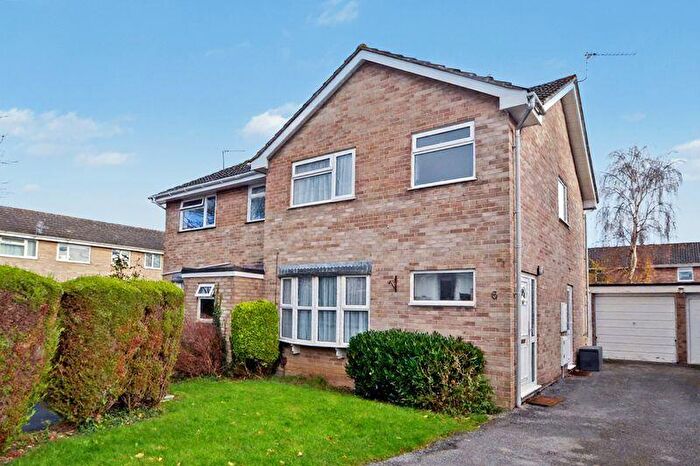 3 Bedroom Semi Detached House To Rent In Freshmoor, Clevedon, BS21