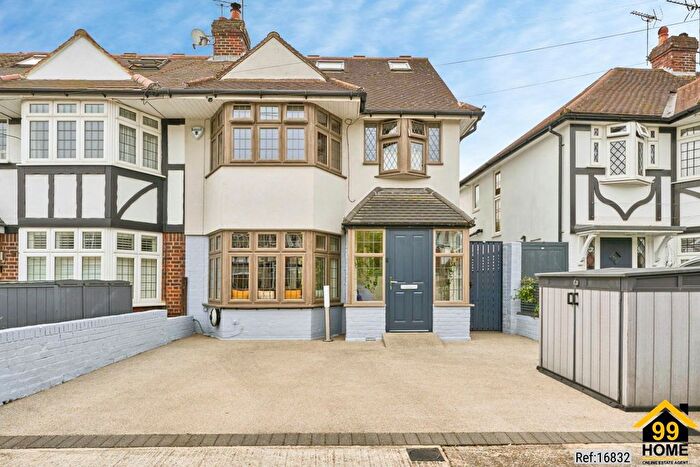 4 Bedroom End Of Terrace House To Rent In Barnfield Avenue, Kingston Upon Thames, Surrey, KT2
