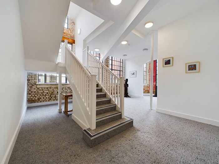 1 Bedroom Flat For Sale In Overstone Road, Northampton, NN1