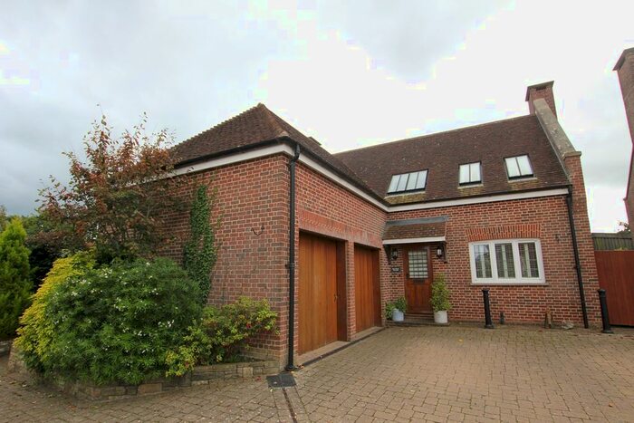 4 Bedroom Detached House For Sale In The White Friars, Boreham Street, BN27